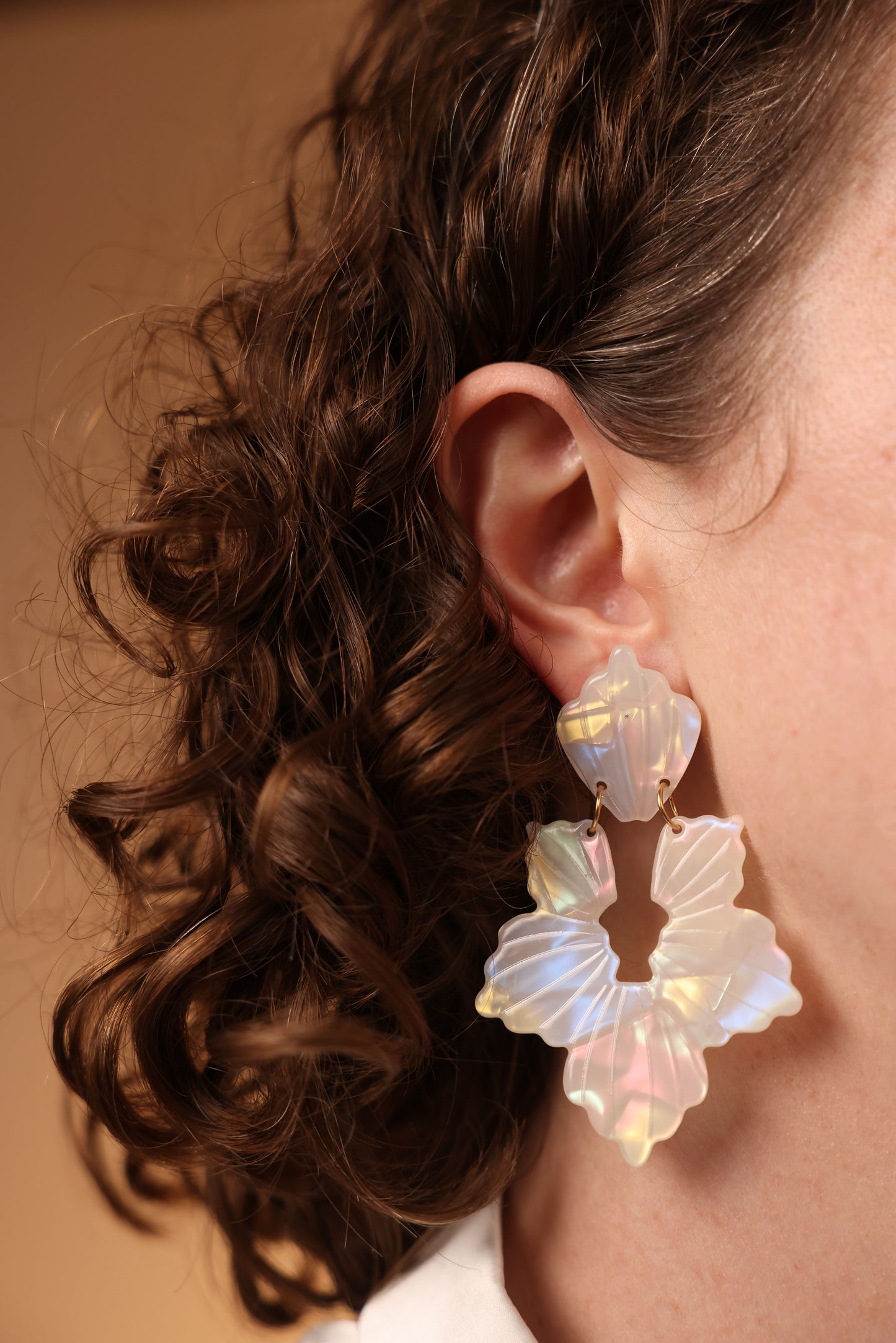 PEARL WHITE LEAF EARRINGS